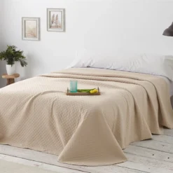 Vipalia - Colcha Bouti Pique 30% Algodón - 70% Poliester. Modelo Silver Cama 135 Cm - 235x260 Cm, Color Beige/Marfil 11 Vipalia - Colcha Bouti Pique 30% Algodón - 70% Poliester. Modelo Silver Cama 135 Cm - 235x260 Cm, Color Beige/Marfil -Outlet Colcha Viva Tienda 5b51b0dc1e302008589e88f09093b760784a83f1 b23284ade9fb4cc497dfc0409ebcbe9e