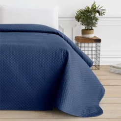 Vipalia Colcha Bouti Verano. Colcha Cama 90 Primavera Y Entretiempo. Colchas Cubre Cama Fina Individual Matrimonio Reversible Acolchada Rombos. 180x260 Cm. Color Azul Marino. -Outlet Colcha Viva Tienda 8ddb2ded3c20ca913b054dd45000956998ce5841 750f2d959c7d4f6eb433ca1e4da92dfe