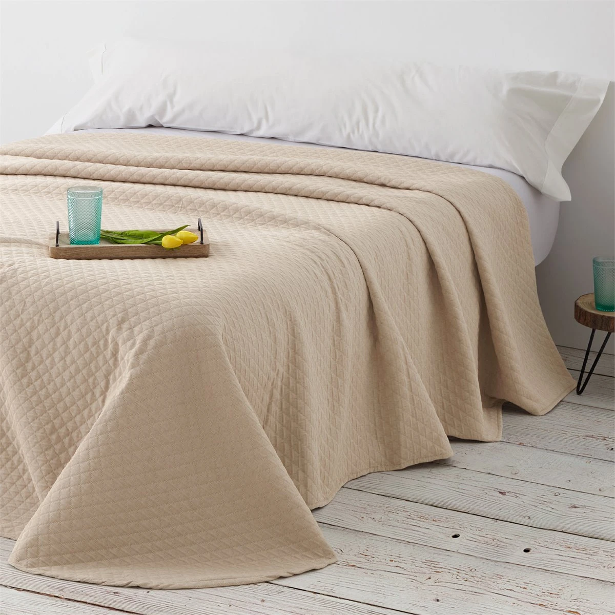 Vipalia - Colcha Bouti Pique 30% Algodón - 70% Poliester. Modelo Silver Cama 135 Cm - 235x260 Cm, Color Beige/Marfil 7 Vipalia - Colcha Bouti Pique 30% Algodón - 70% Poliester. Modelo Silver Cama 135 Cm - 235x260 Cm, Color Beige/Marfil - Imagen 7